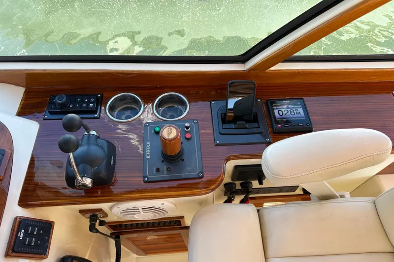 Lir Yacht Photos Pics Jet Stick