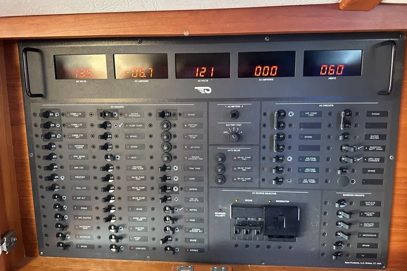 Lir Yacht Photos Pics Breaker Panel