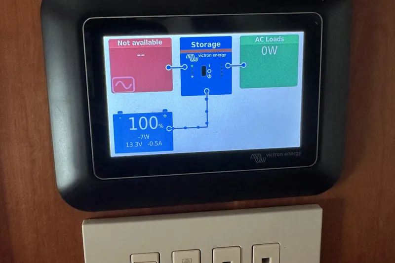 Lir Yacht Photos Pics Battery Management