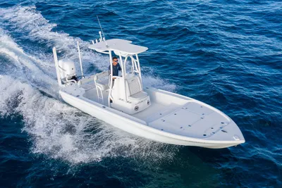 Yellowfin 24 Bay CE