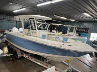 2023 Robalo 272