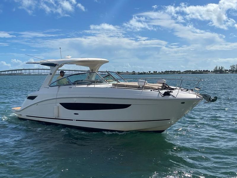 2016 Sea Ray 350 Sundancer