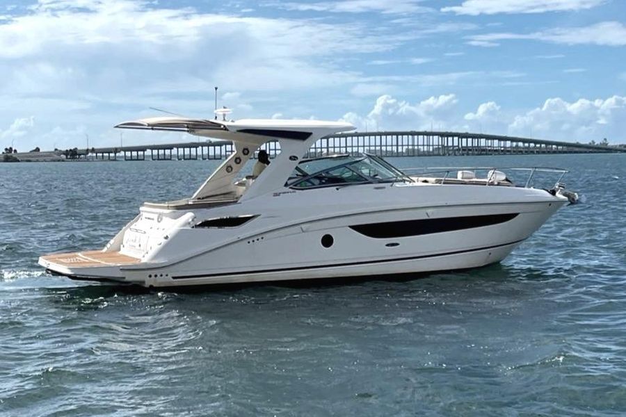 2016 Sea Ray 350 Sundancer