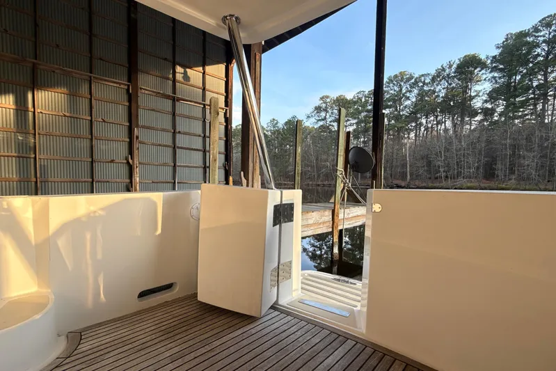 Knot Quitters Yacht Photos Pics Walkthrough Transom Door