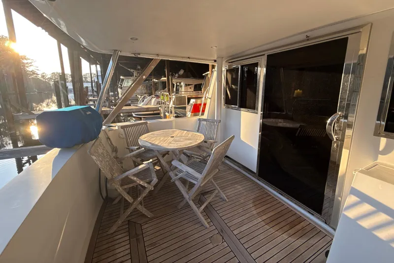 Knot Quitters Yacht Photos Pics Hard Covered Aftdeck