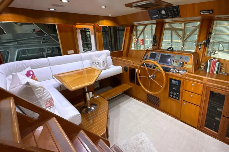 Knot Quitters Yacht Photos Pics Pilothouse