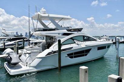 2017 60' Cruisers Yachts-60 Cantius Miami, FL, US