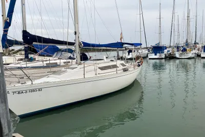 1987 Beneteau First 305