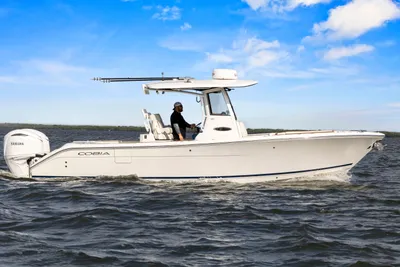 Cobia 285 Center Console