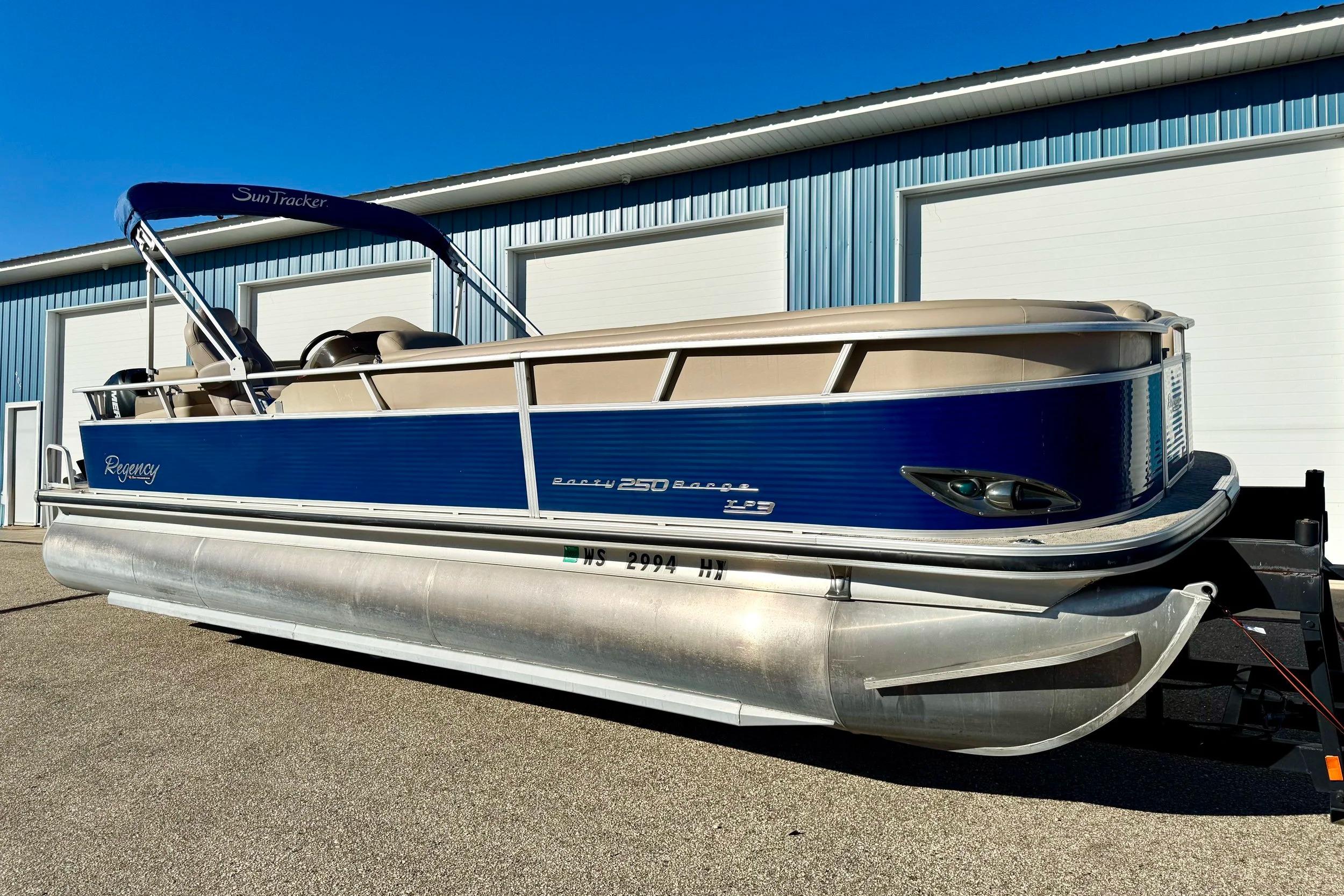 Regency Sun Tracker Party Barge