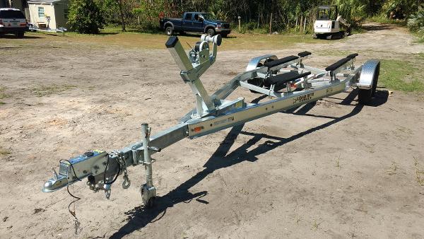 2026 LOAD RITE TRAILERS LR-AB25T6000102LTB1 Aluminum Tandem Torsion Axle