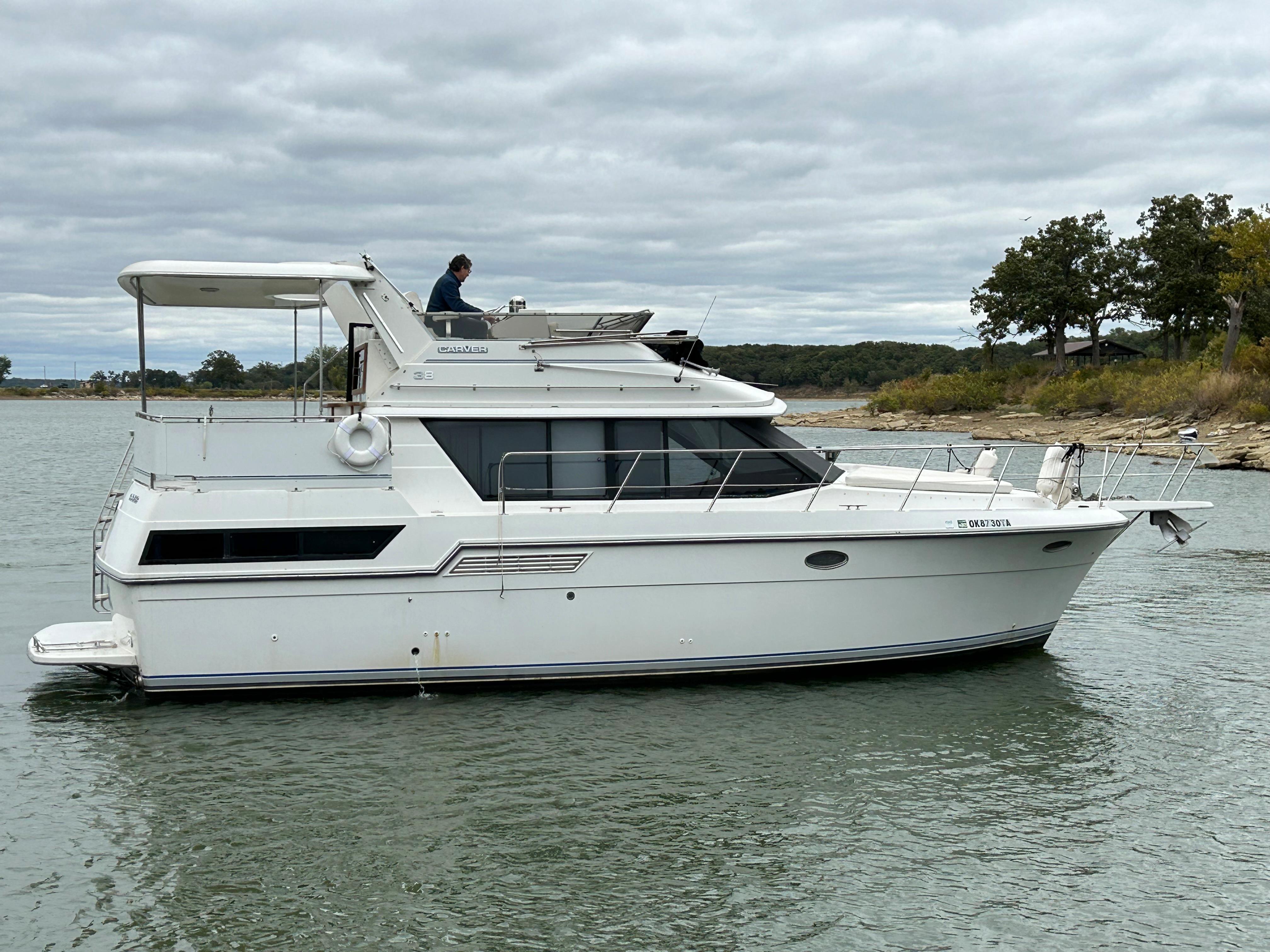 38 foot carver yacht