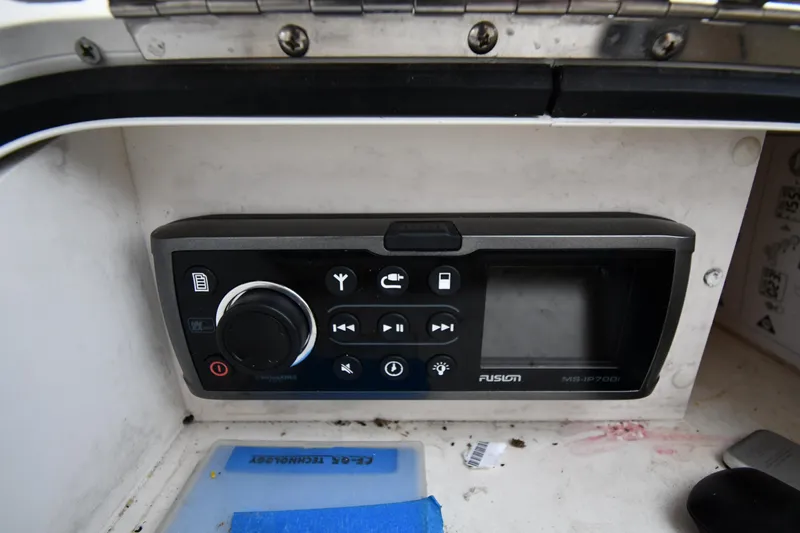 007 Yacht Photos Pics Fusion marine stereo system on a 2001 Sea Ray 480 Sedan Bridge yacht.