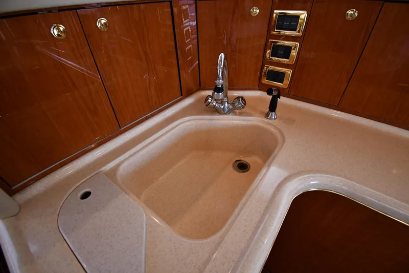 007 Yacht Photos Pics 