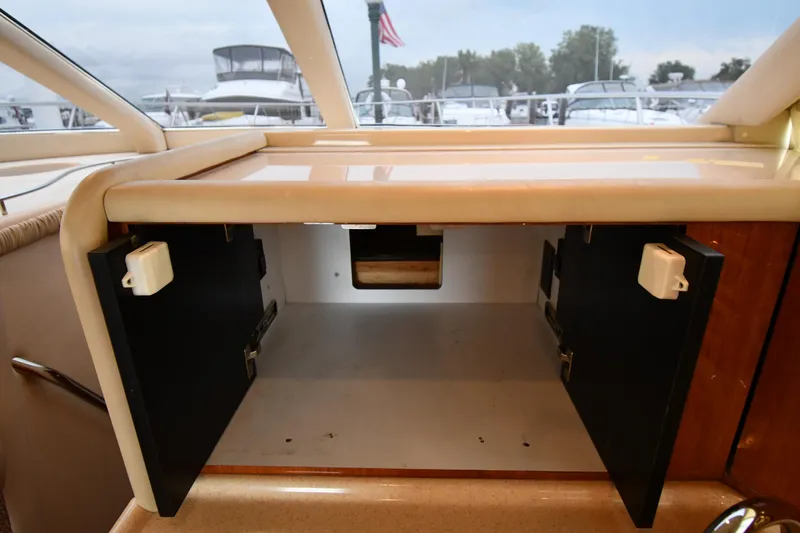 007 Yacht Photos Pics 