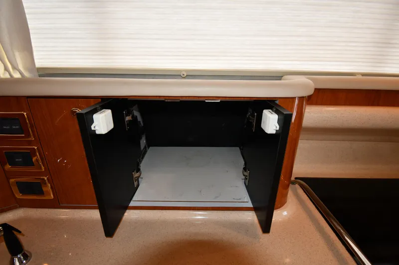 007 Yacht Photos Pics 