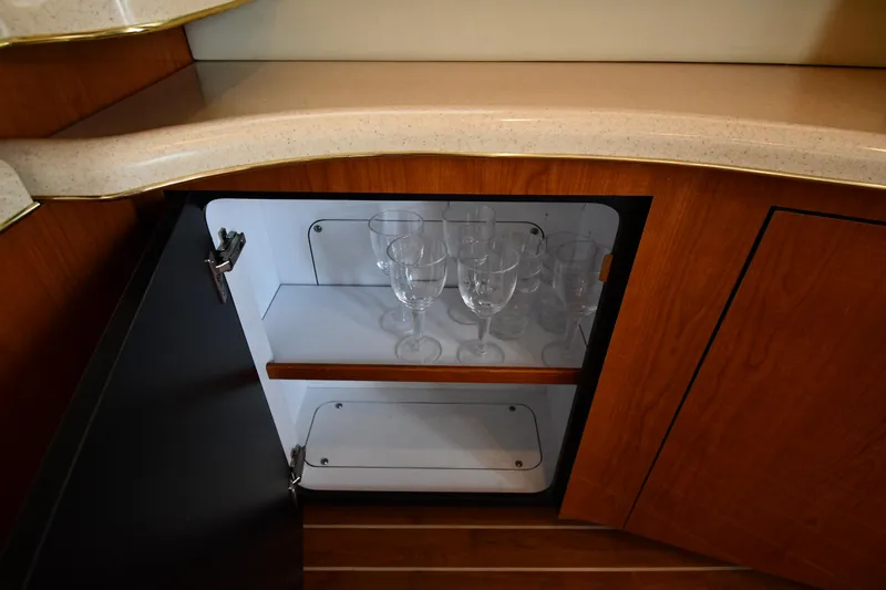 007 Yacht Photos Pics 