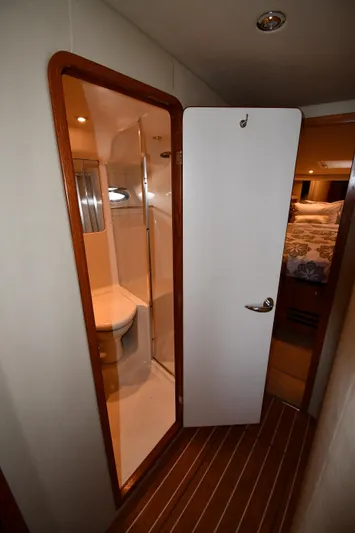 007 Yacht Photos Pics 