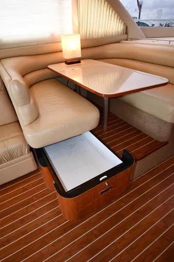 007 Yacht Photos Pics 