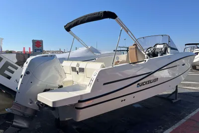 2025 Quicksilver Activ 755 Sundeck