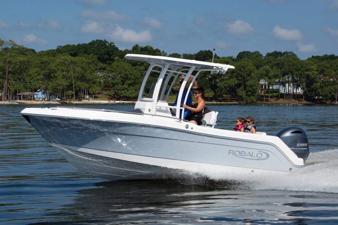 2026 Robalo R222 Explorer - Image 3