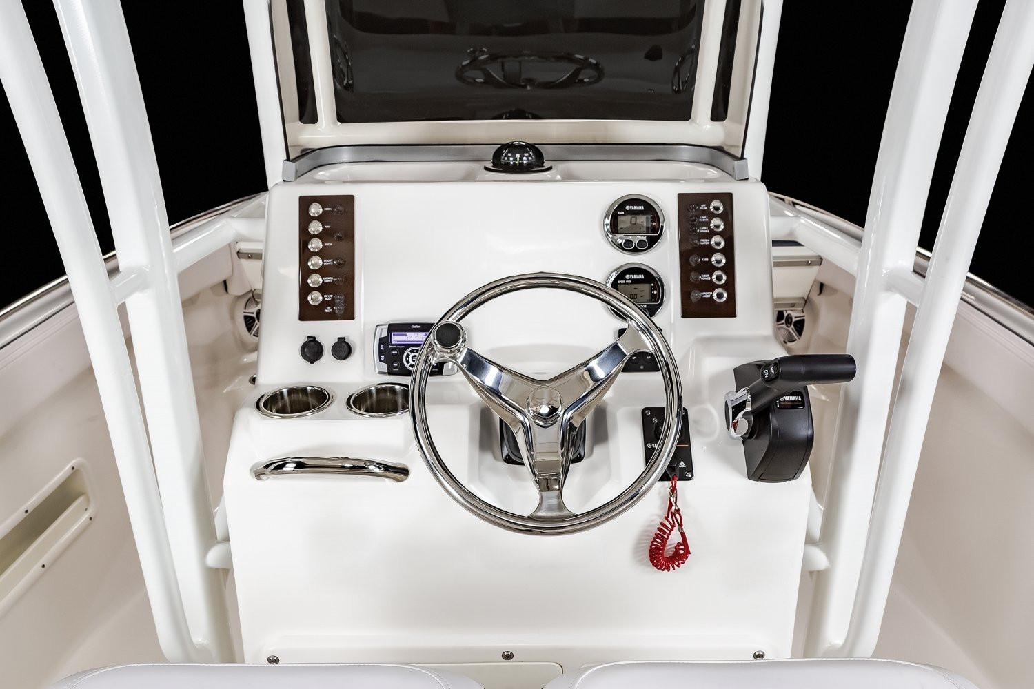 2026 Robalo R222 Explorer - Image 9