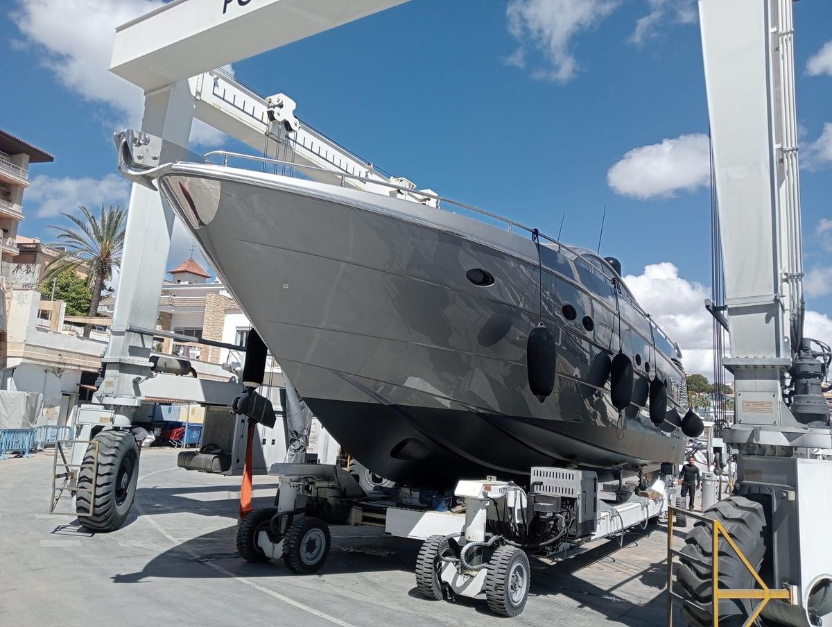 2007 Pershing 59 