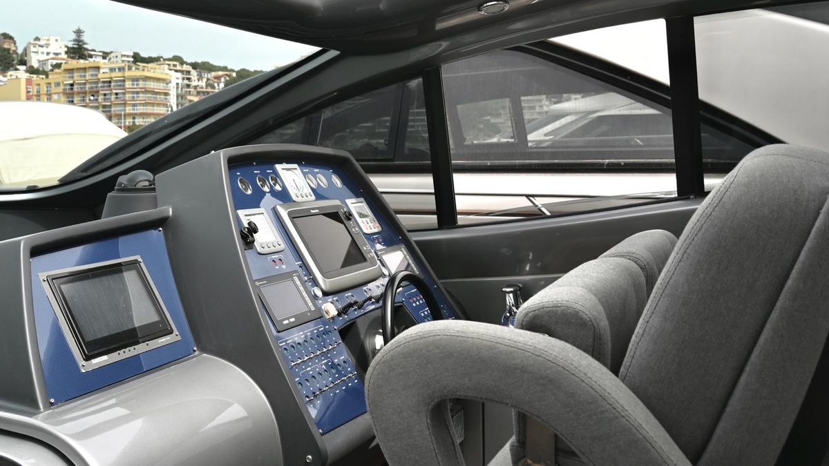 2007 Pershing 59 