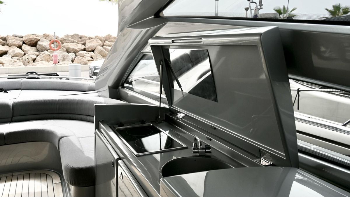 2007 Pershing 59 