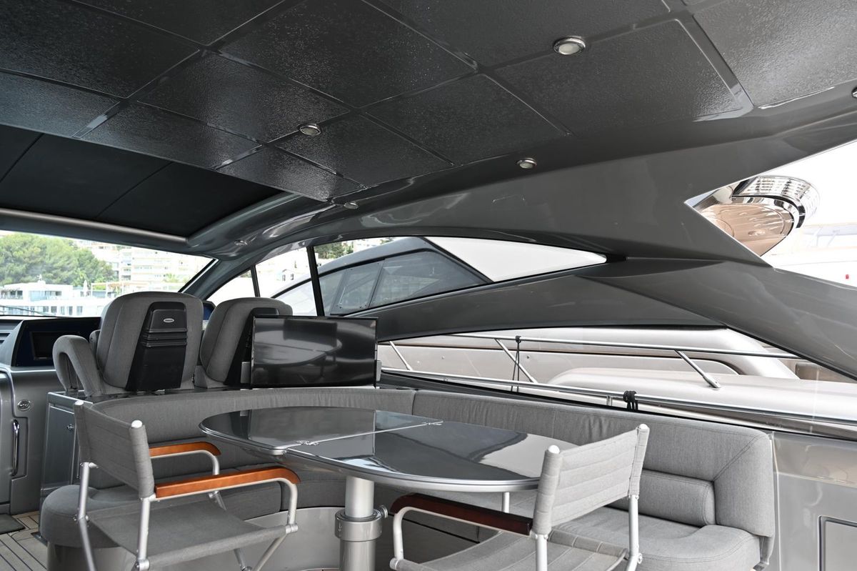 2007 Pershing 59 