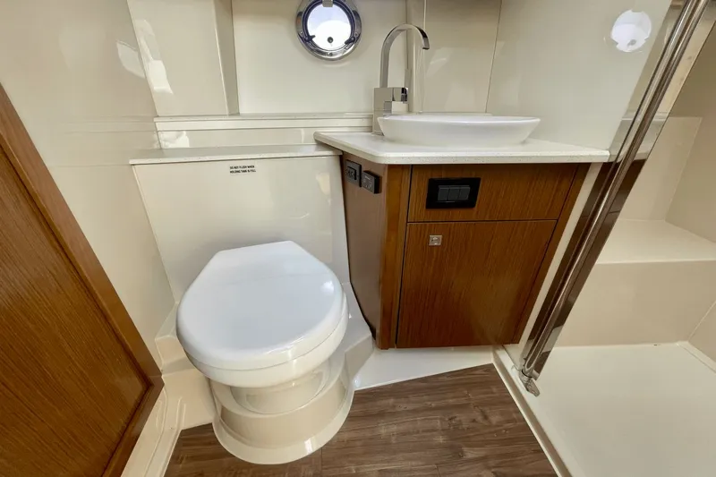 The Seaker Yacht Photos Pics 