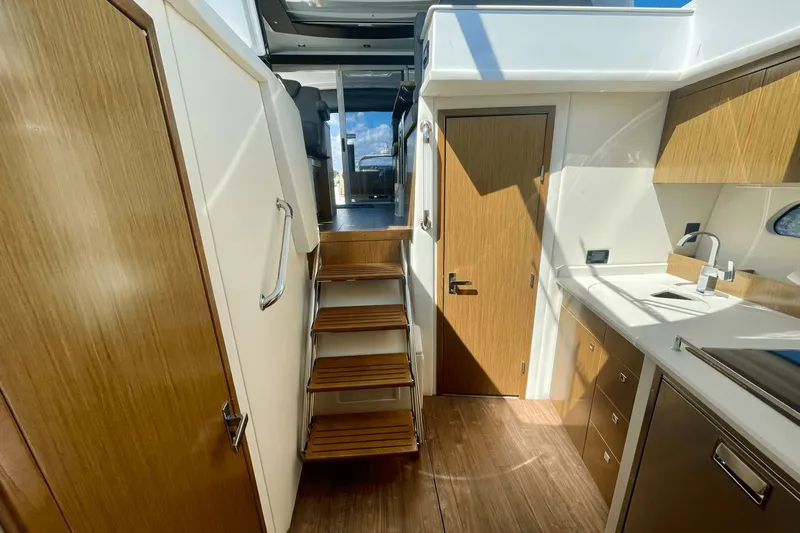 The Seaker Yacht Photos Pics 