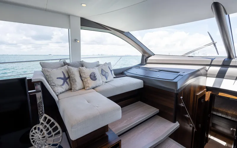 4-play VII Yacht Photos Pics 