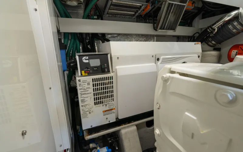 4-play VII Yacht Photos Pics 