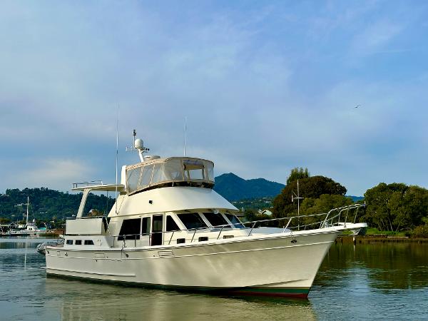 1990 Offshore Yachts Yachtfisher