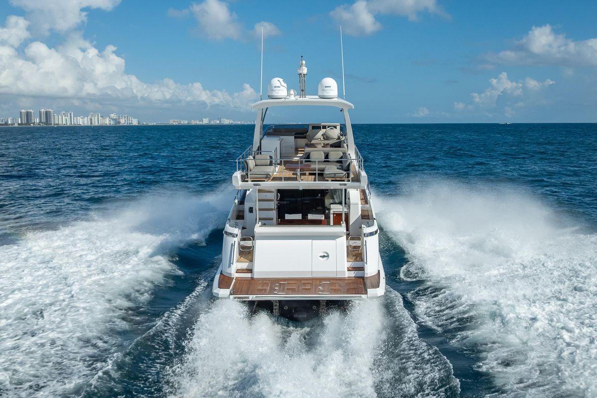 2019 Azimut 66 