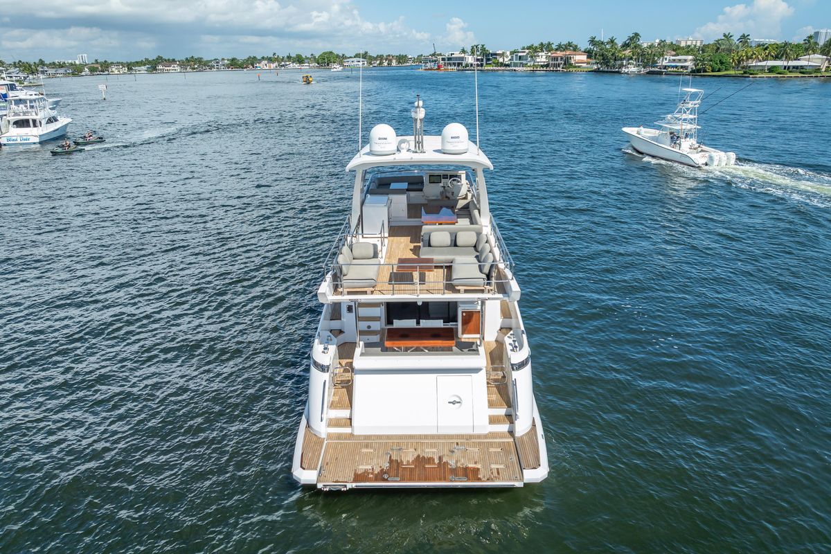 2019 Azimut 66 