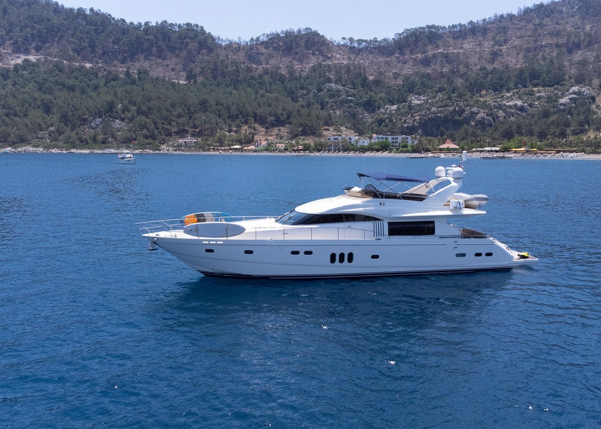 2009 Princess 74 