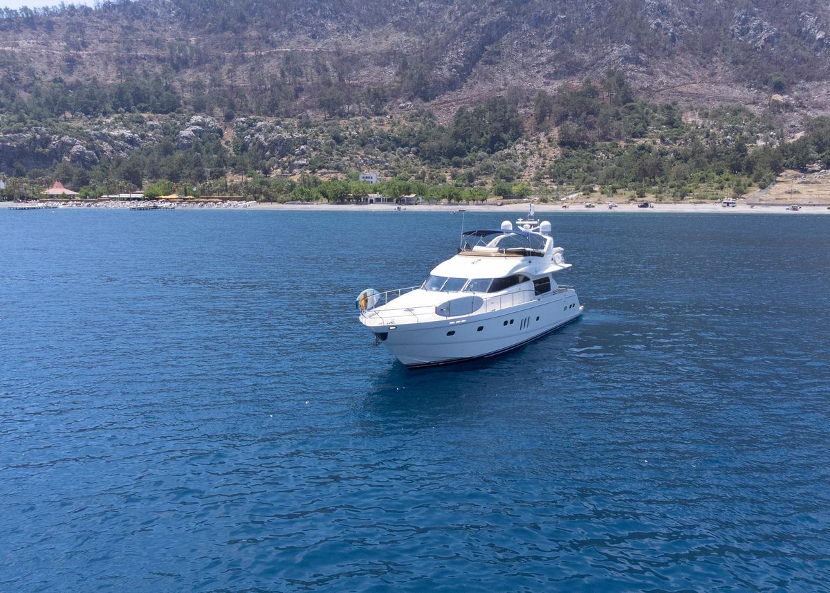 2009 Princess 74 