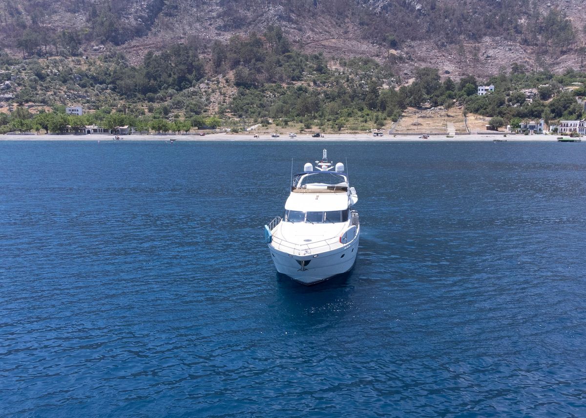 2009 Princess 74 