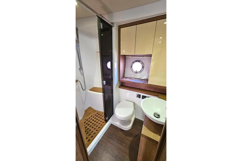 Magic Carpet Yacht Photos Pics Guest Head and shower