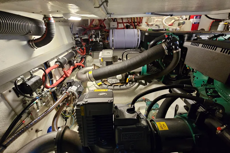 Magic Carpet Yacht Photos Pics Pod Drives