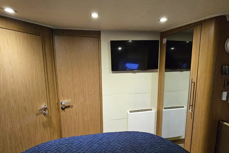 Magic Carpet Yacht Photos Pics TV in VIP Guest Stateroom. Insuite head