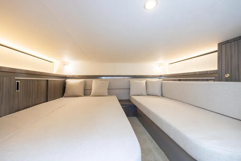 M&m Yacht Photos Pics 