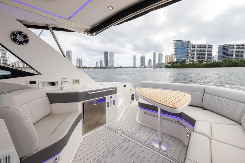 M&m Yacht Photos Pics 