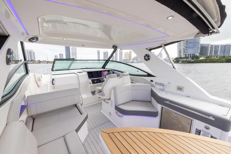 M&m Yacht Photos Pics 