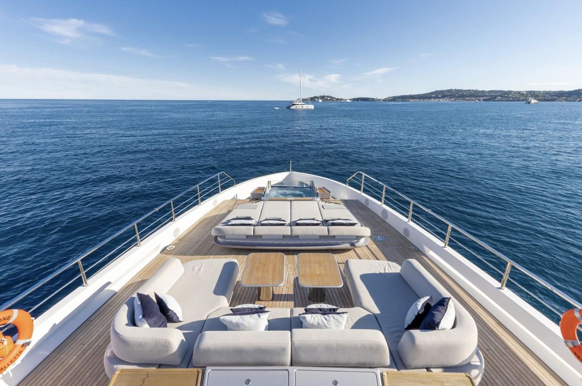 2023 Azimut 118 