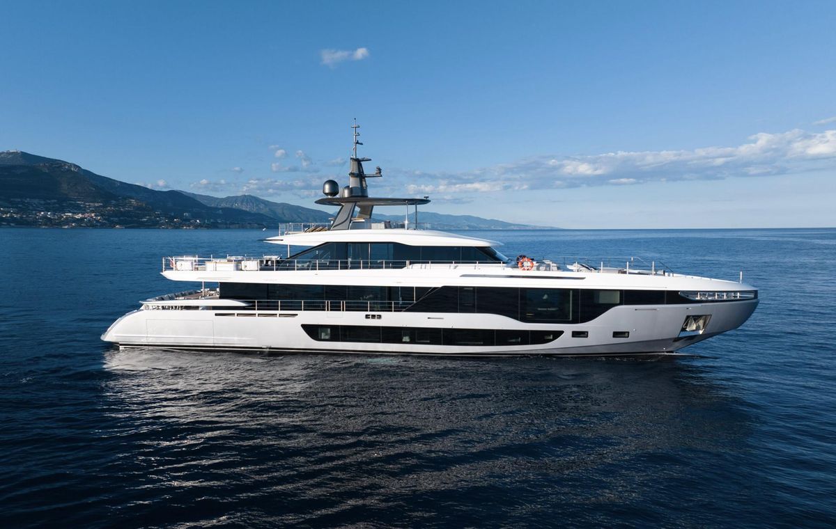 2023 Azimut 118 