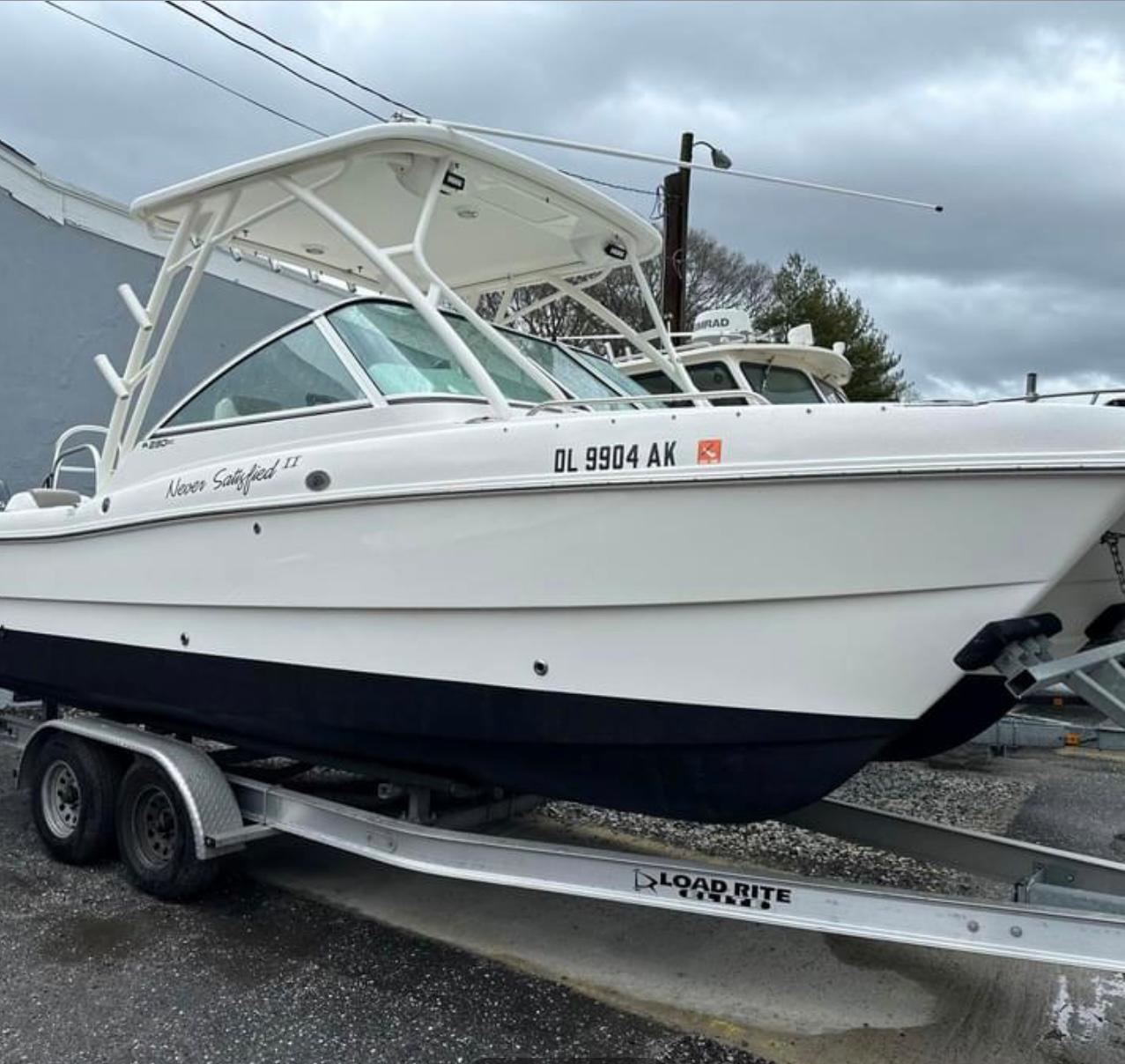 2019 World Cat 230 DC Katamaran Kaufen - YachtWorld