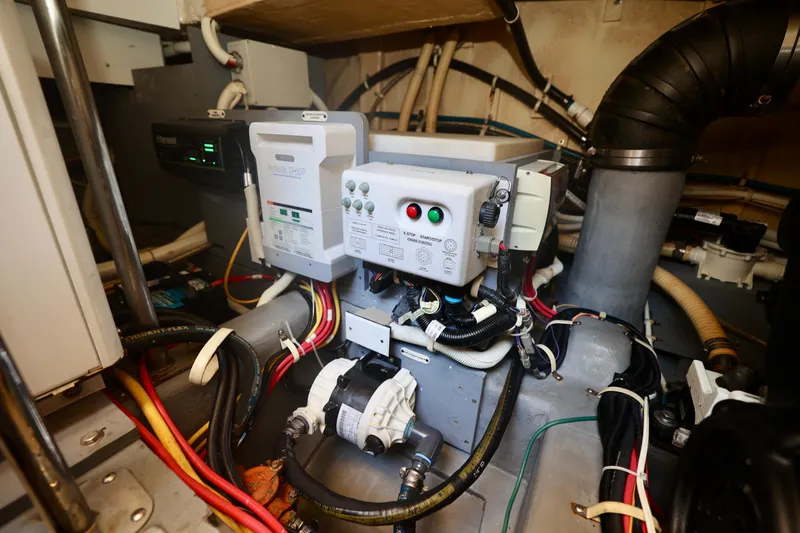 All Good Yacht Photos Pics 43 CARVER 2015